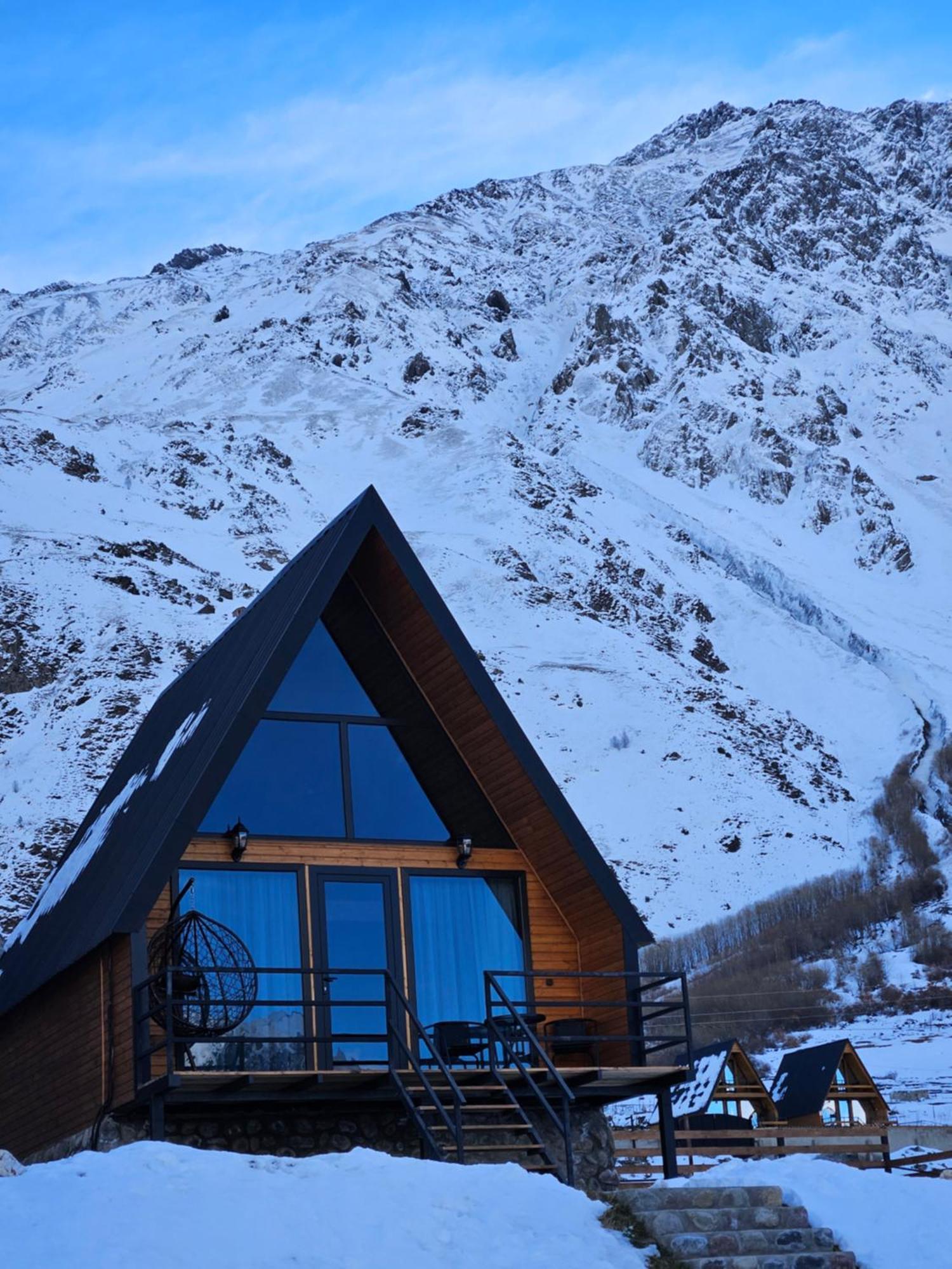 דירות Misty Rocks Kazbegi מראה חיצוני תמונה